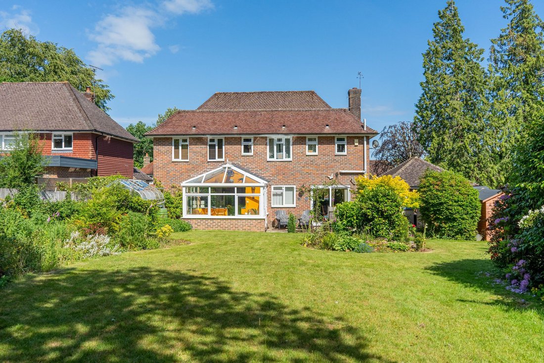 House in Haywards Heath, England 2 - 18119771