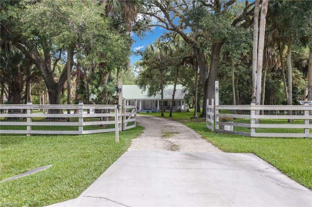 House in Naples, Florida, United States 4 - 18124661
