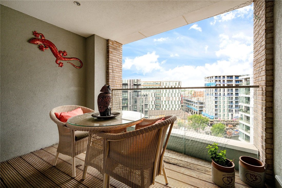 Apartment in Camden Town, Camden, England 2 - 18121518