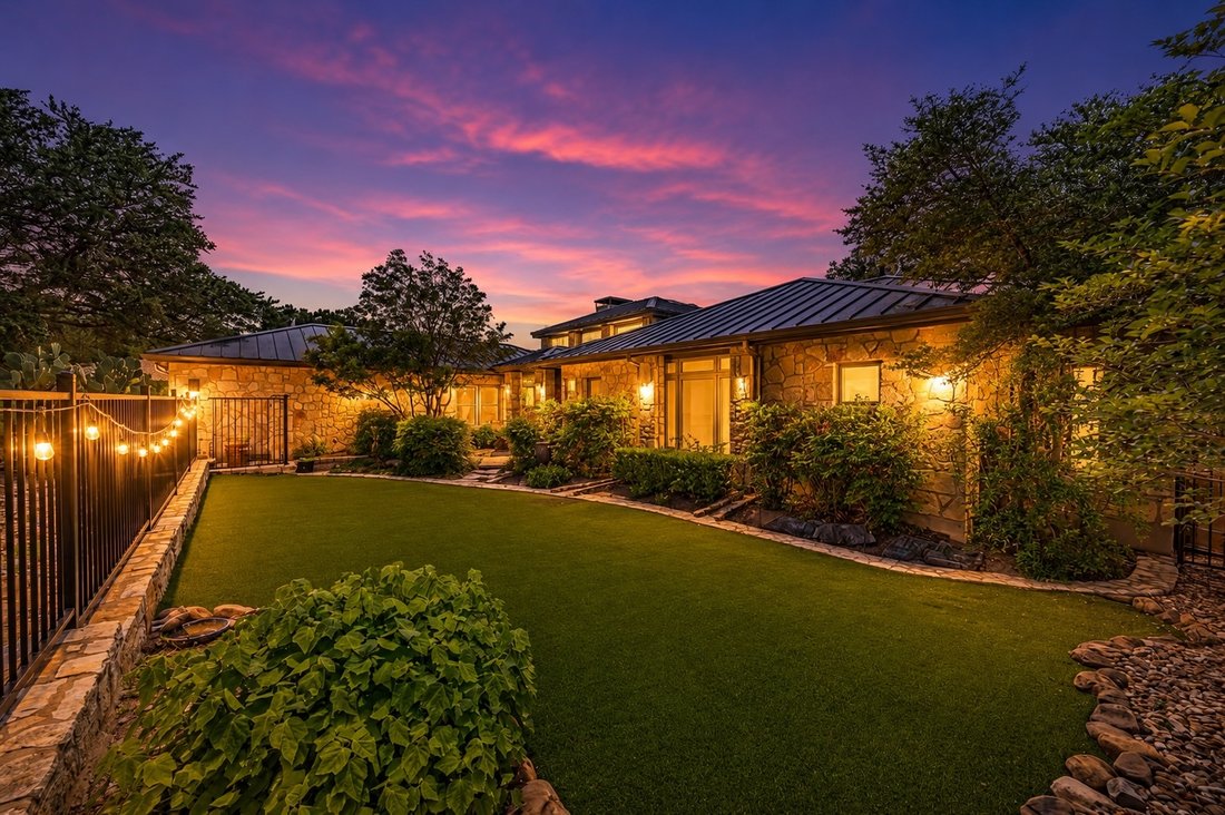 House in The Hills, Texas, United States 3 - 17750368