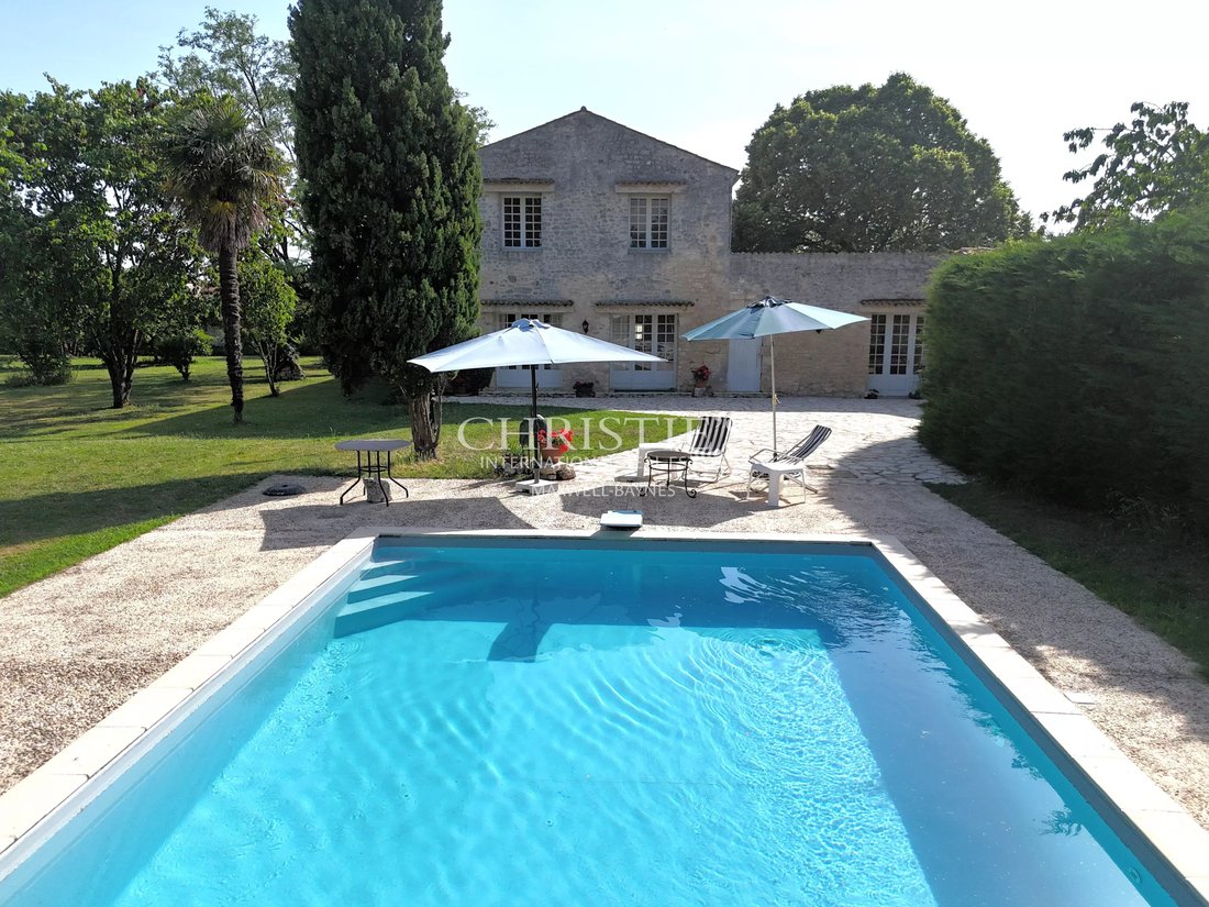 Estate in Nieulle-sur-Seudre, Nouvelle-Aquitaine, France 2 - 18120147