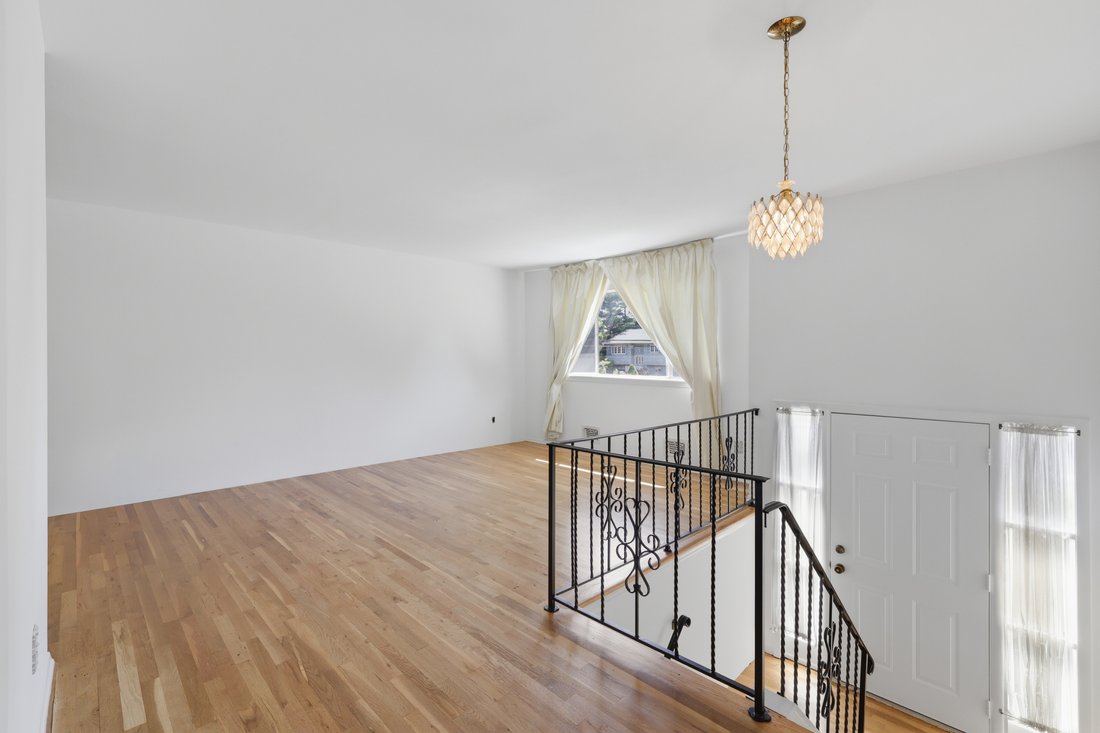 House in West Islip, New York, United States 4 - 18121082