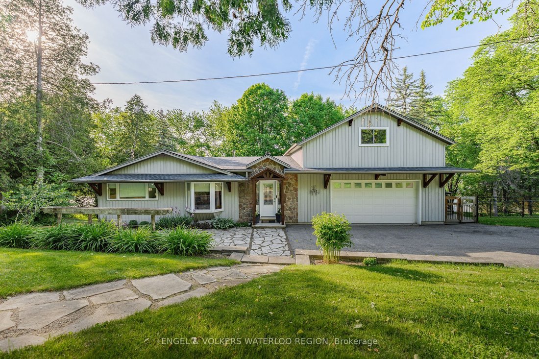 House in West Montrose, Ontario, Canada 1 - 18123651