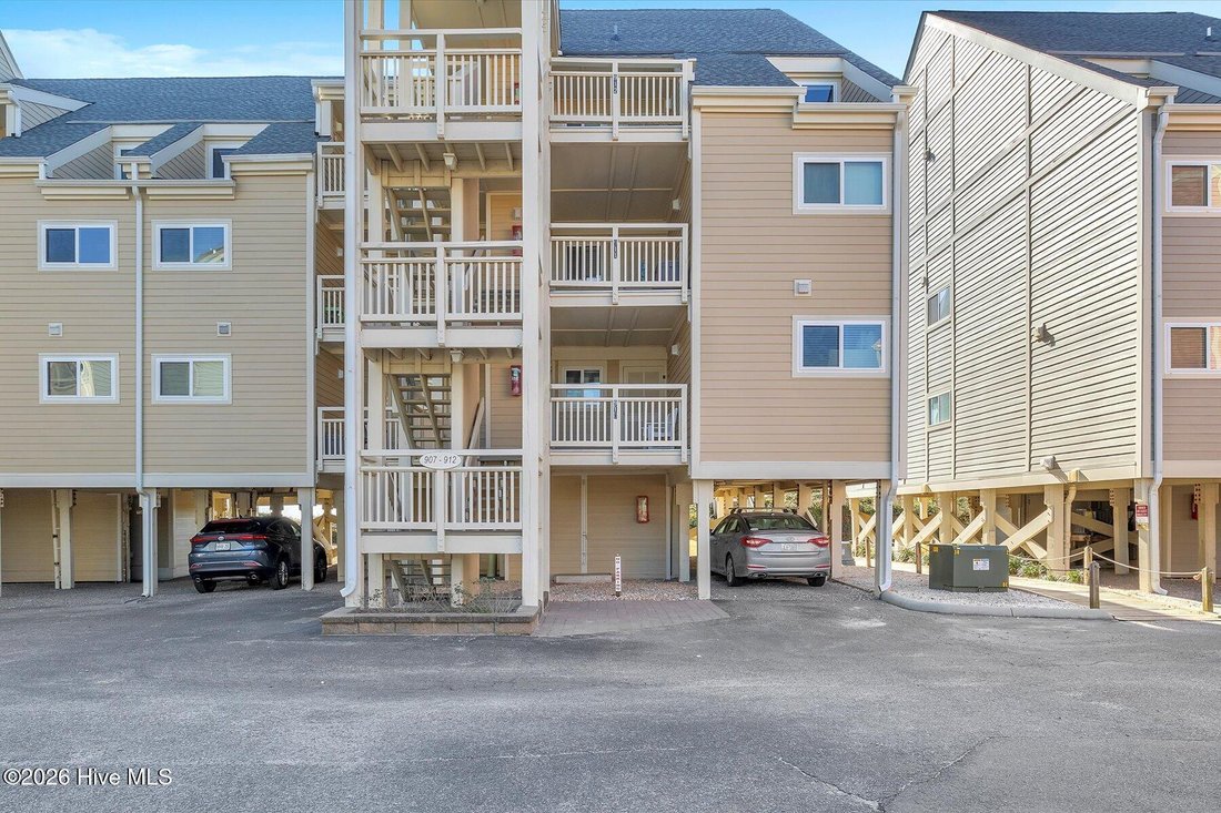 Condo in Oak Island, North Carolina, United States 5 - 18122713