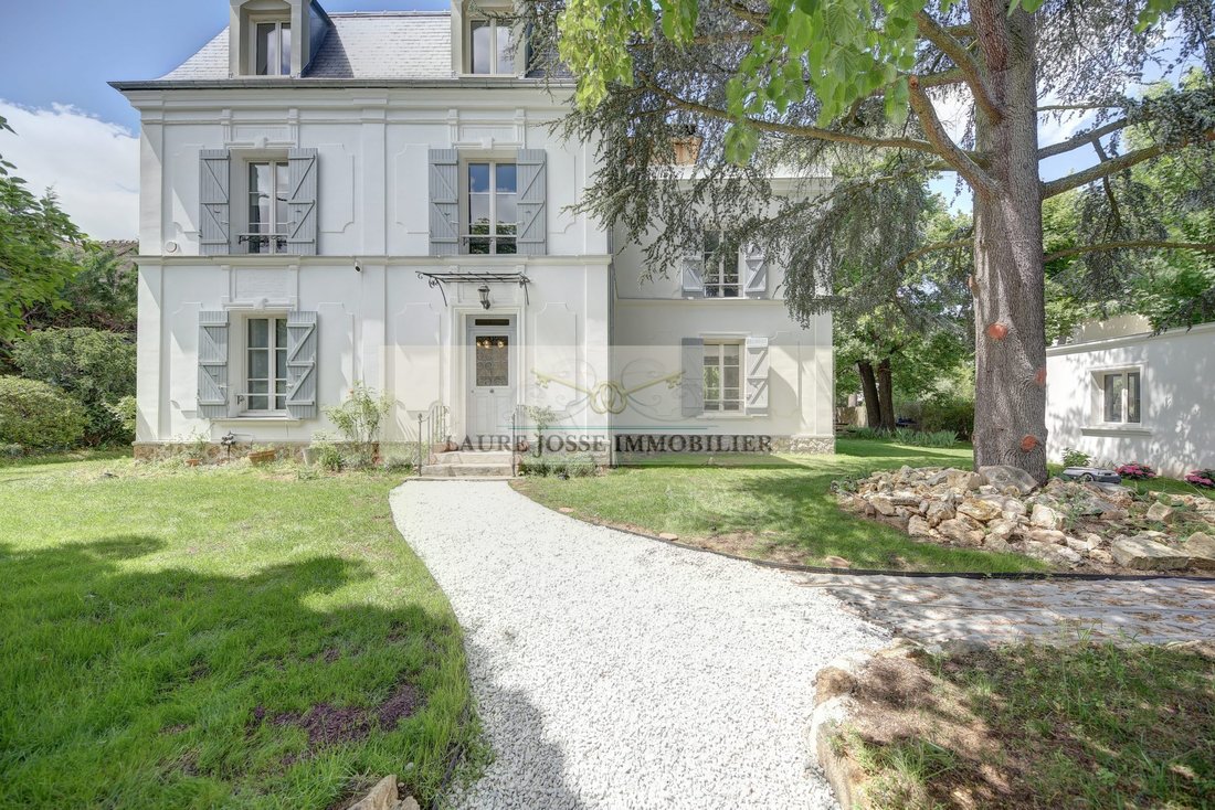 House in Le Vésinet, Ile-de-France, France 1 - 18124565