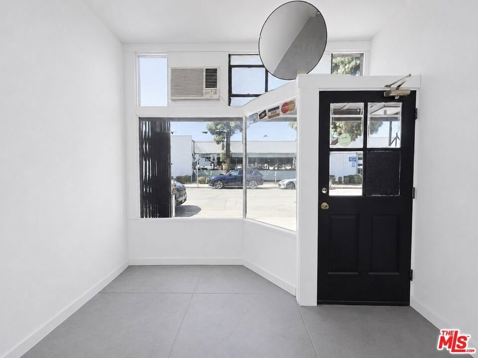 Los Angeles, California, United States 5 - 16949937