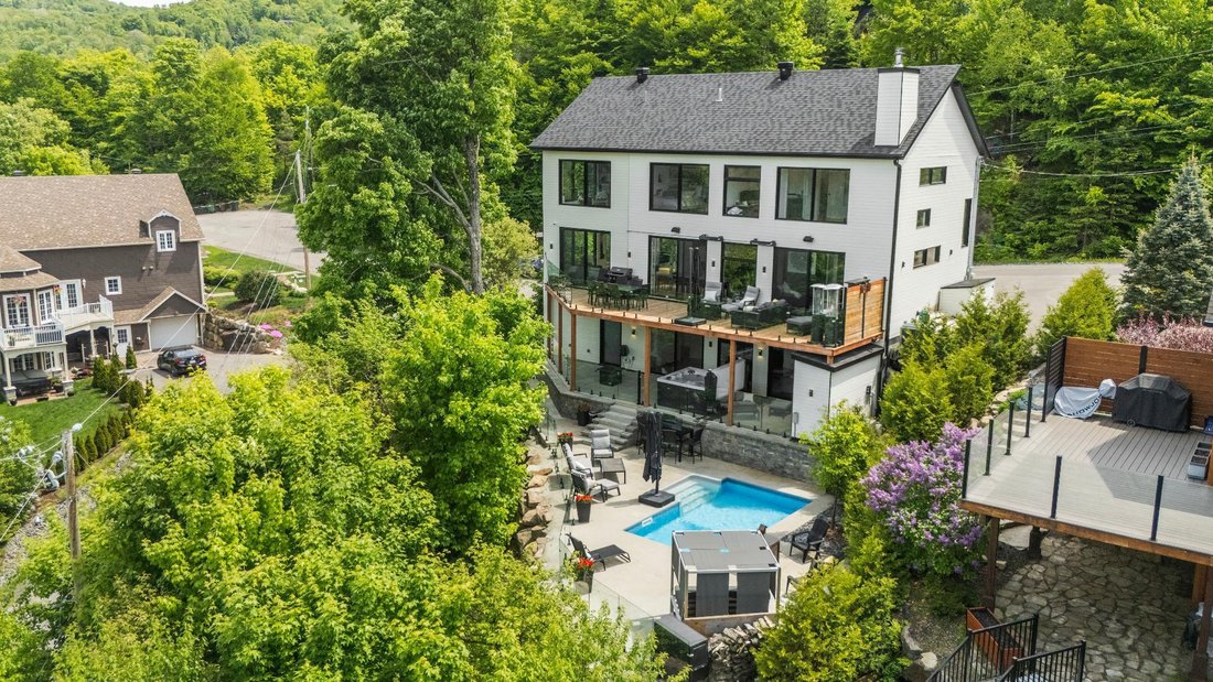 House in Saint-Sauveur, Quebec, Canada 3 - 17922827