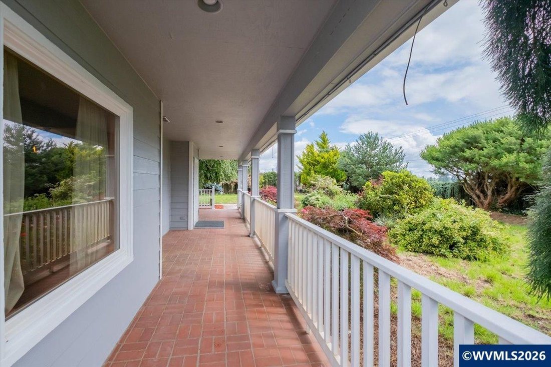 House in Aurora, Oregon, United States 4 - 18123305