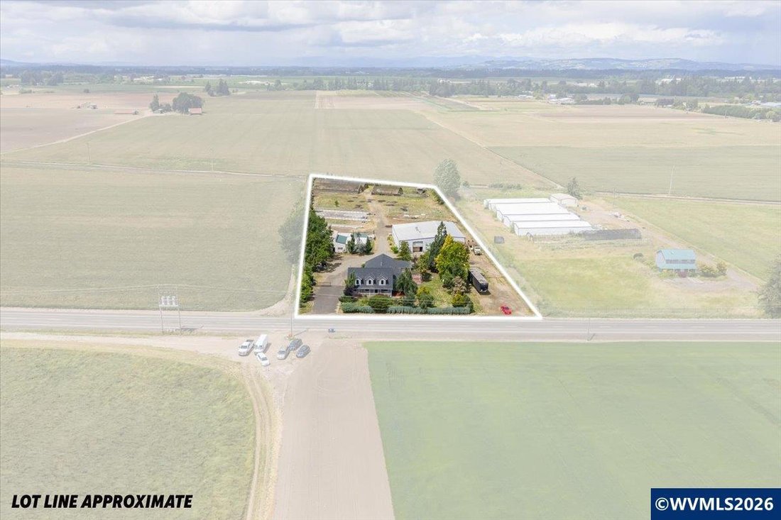 House in Aurora, Oregon, United States 2 - 18123305