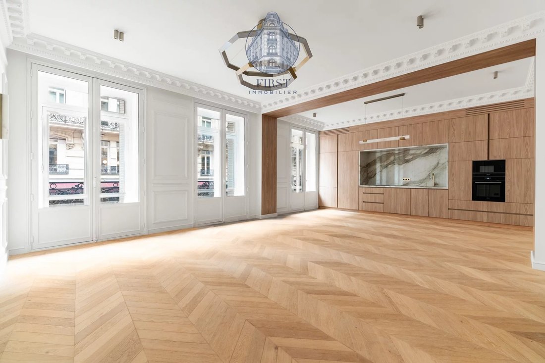 Apartment in Triangle d'Or, Paris 8e Arrondissement, Paris 2 - 18120049
