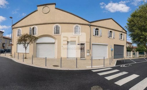 Estate in Les Escanaux, Bagnols-sur-Ceze, France 1