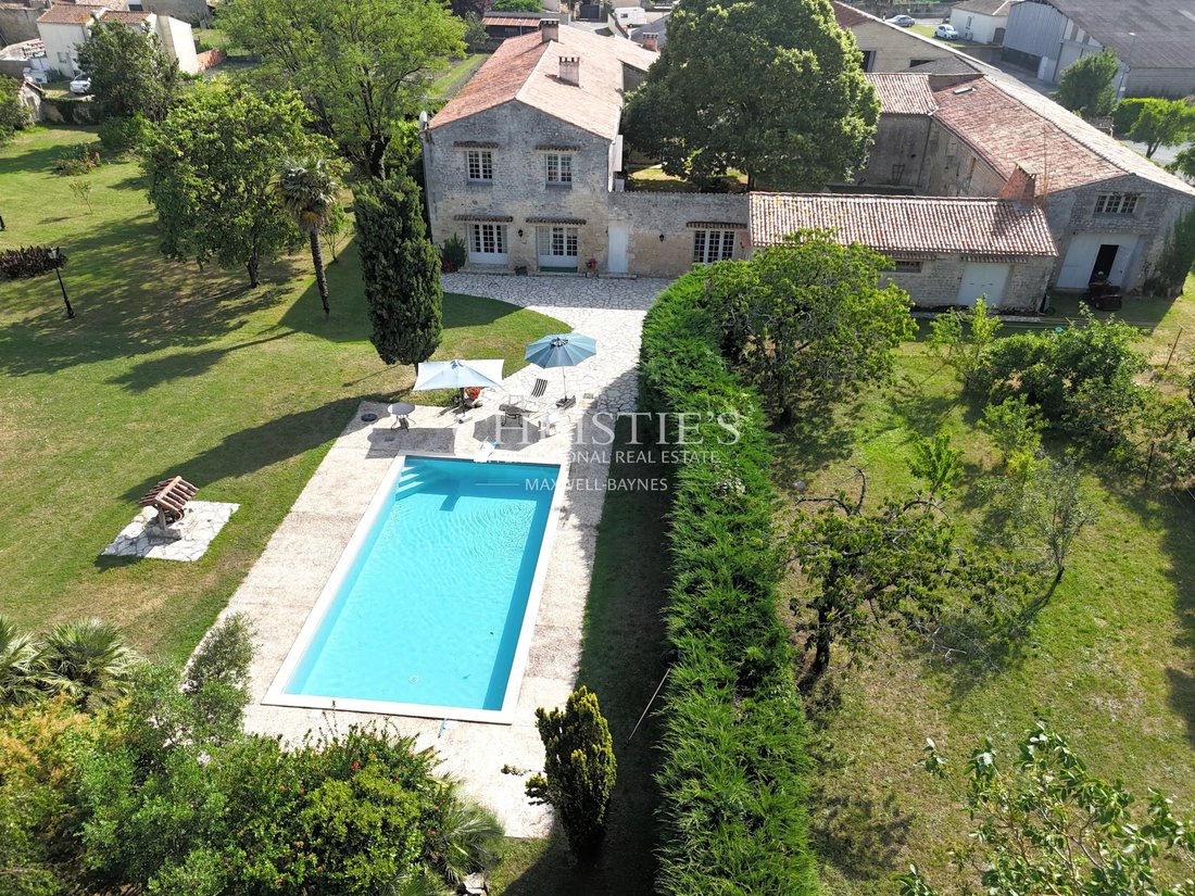 Estate in Nieulle-sur-Seudre, Nouvelle-Aquitaine, France 1 - 18120147