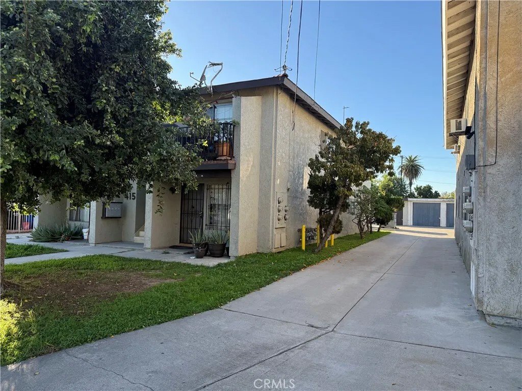 Montebello, California, United States 4 - 16792783