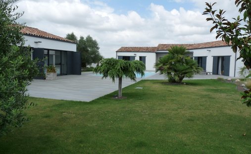 House in Saint-Jean-de-Liversay, Nouvelle-Aquitaine, France 1