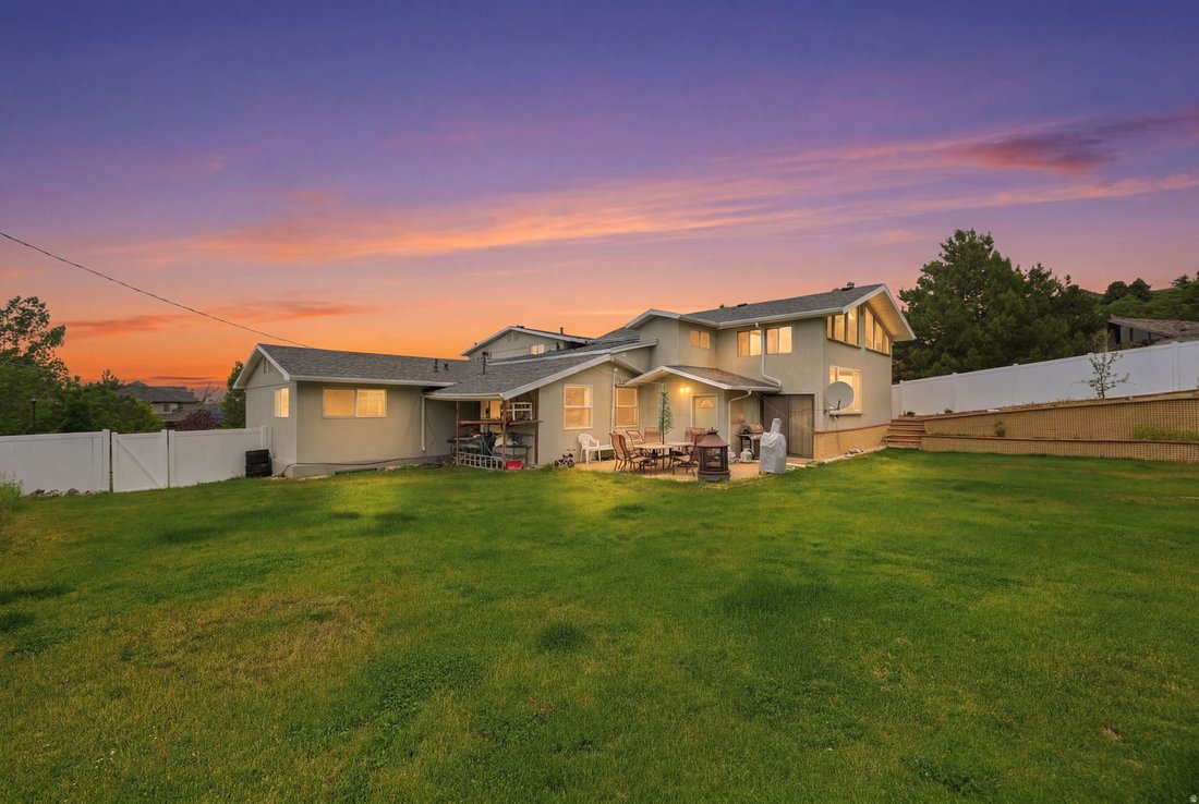 House in Sandy, Utah, United States 2 - 18121706