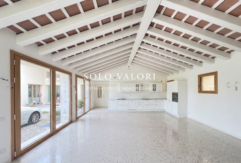 Villa in Montebelluna, Veneto, Italy 2 - 18124063