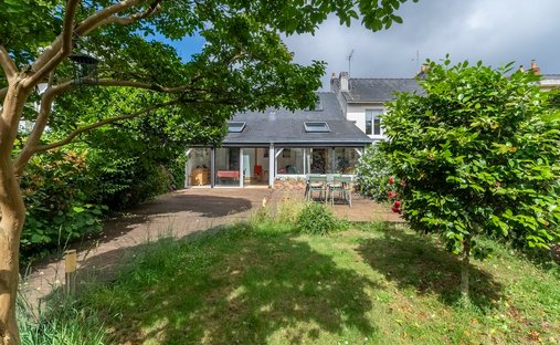Villa in Rond-point route de Paris, Nantes, Frankreich 1