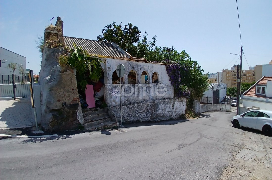 Land in Falagueira-Venda Nova, Lisbon, Portugal 2 - 18124279