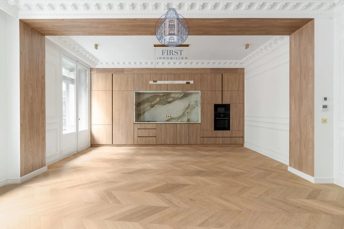 Apartment in Triangle d'Or, Paris 8e Arrondissement, Paris 3 - 18120049
