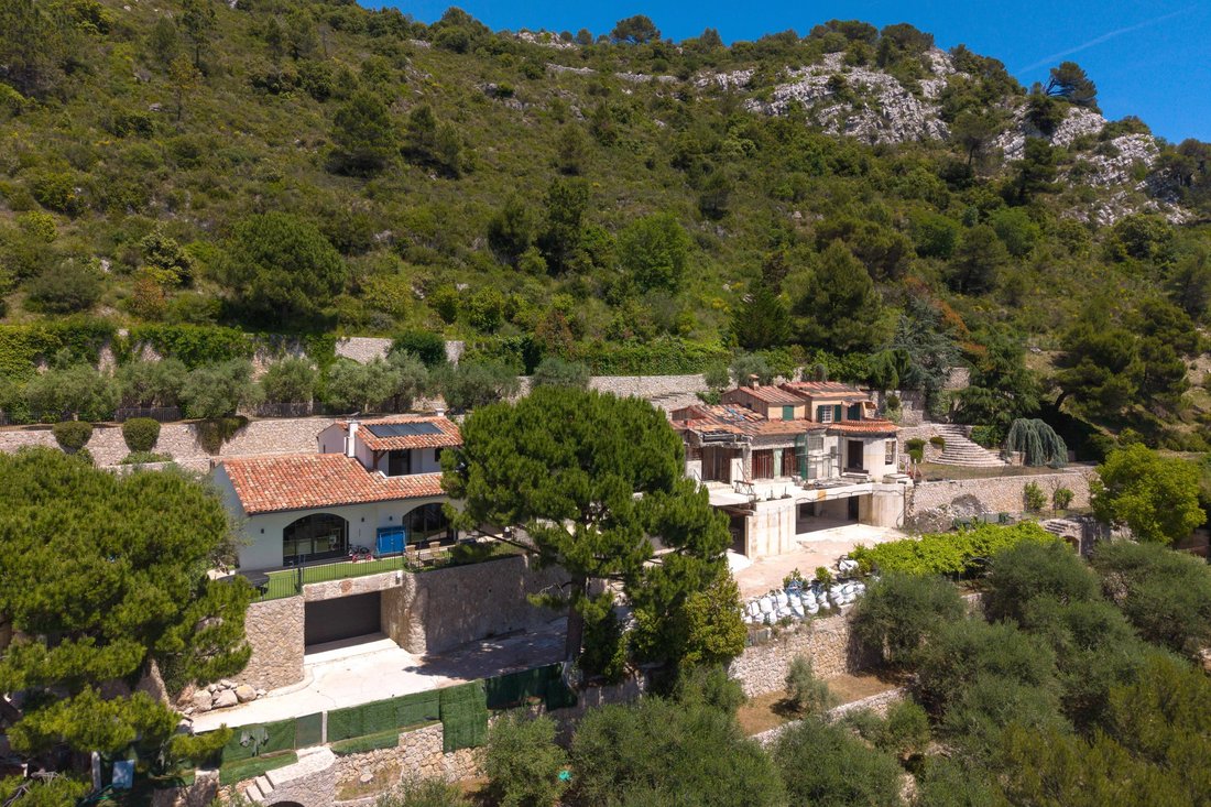 Villa in Èze, Provence-Alpes-Côte d'Azur, France 2 - 18119741