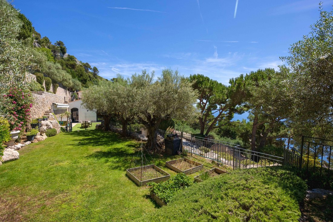 Villa in Èze, Provence-Alpes-Côte d'Azur, France 4 - 18119741