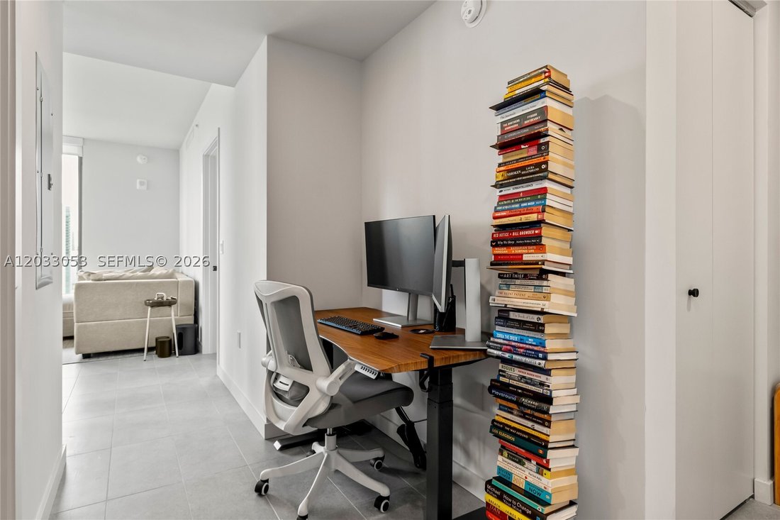 Condo in Miami, Florida, United States 5 - 18122931