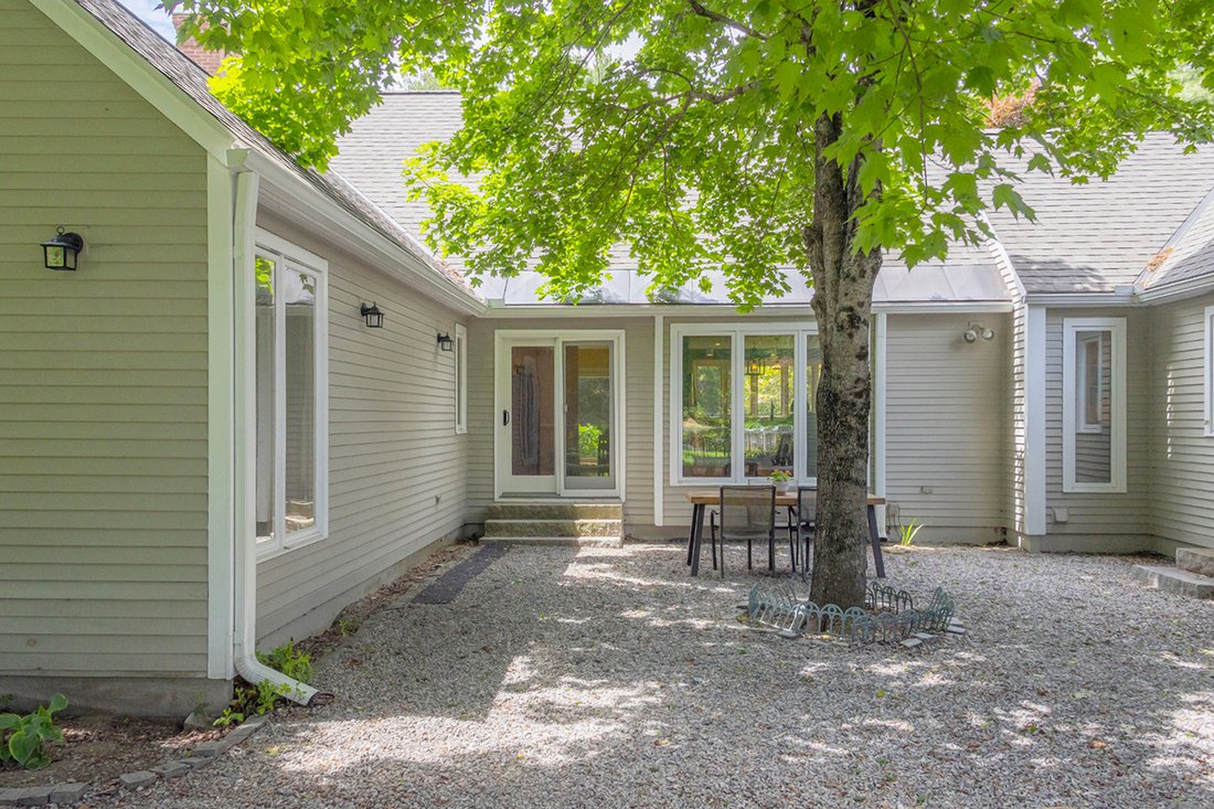 House in Hopkinton, New Hampshire, United States 5 - 18120424