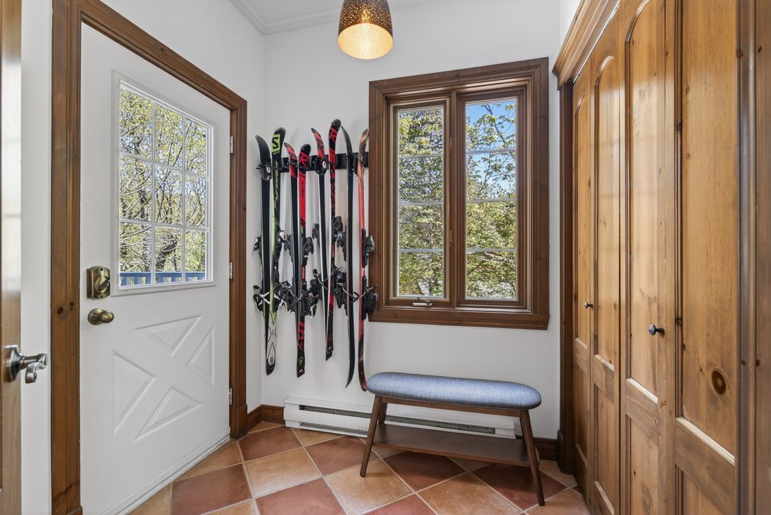 Condo in Mont-Tremblant, Quebec, Canada 3 - 18123697