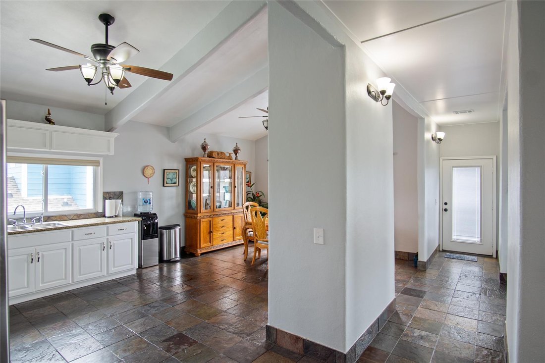 House in Bolivar Peninsula, Texas, United States 4 - 18122577