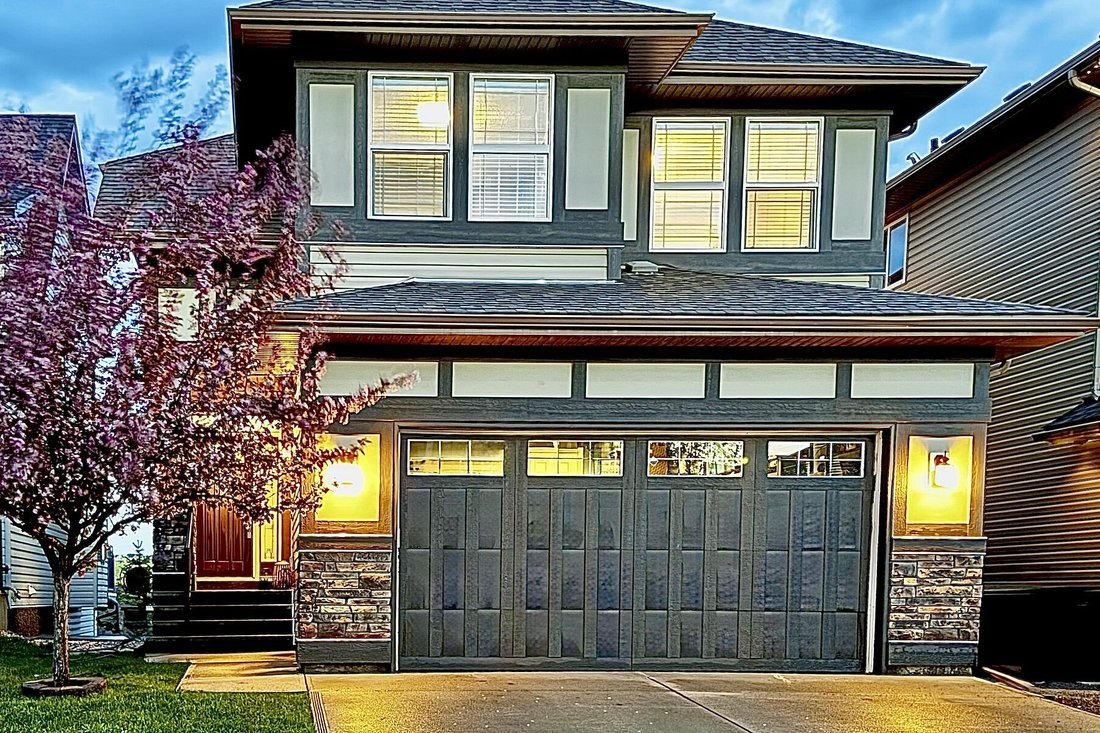 House in Calgary, Alberta, Canada 1 - 18121196