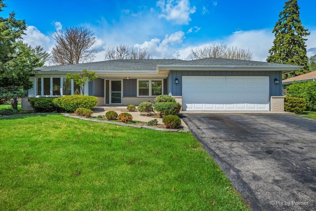 House in Roselle, Illinois, United States 1 - 18123176