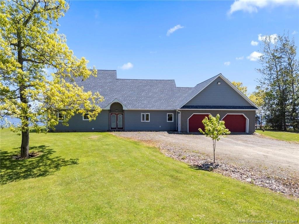 House in Avon, New Brunswick, Canada 2 - 18123258