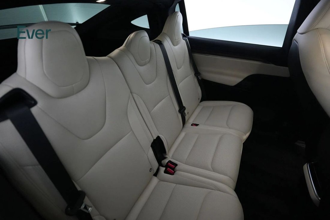 Suv in San Francisco, CA, United States 5 - 17825673