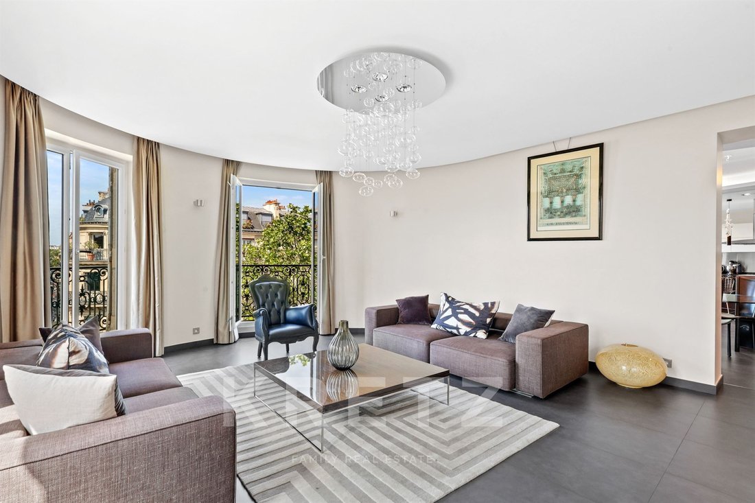 Apartment in Elysées-Madeleine, Paris 8e Arrondissement, Paris 3 - 18123577