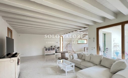 Villa a Montebelluna, Veneto, Italia 1