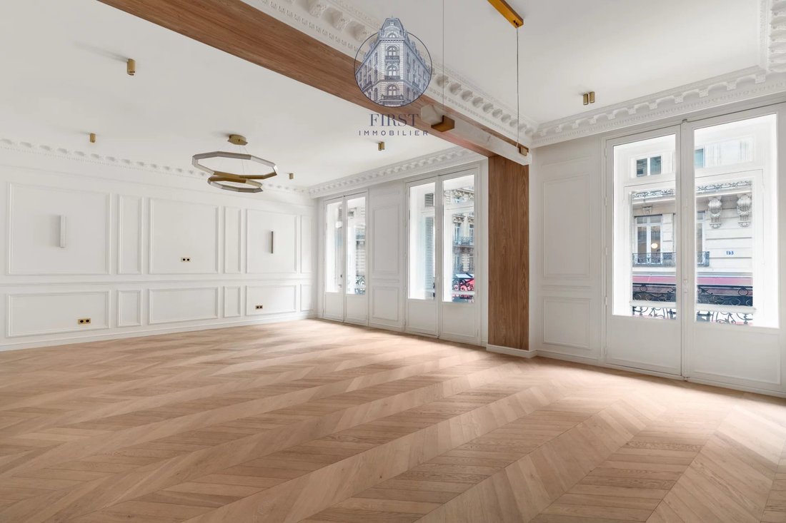 Apartment in Triangle d'Or, Paris 8e Arrondissement, Paris 5 - 18120049