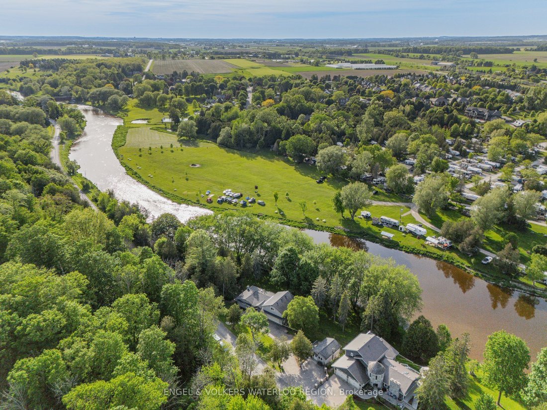 House in West Montrose, Ontario, Canada 2 - 18123651