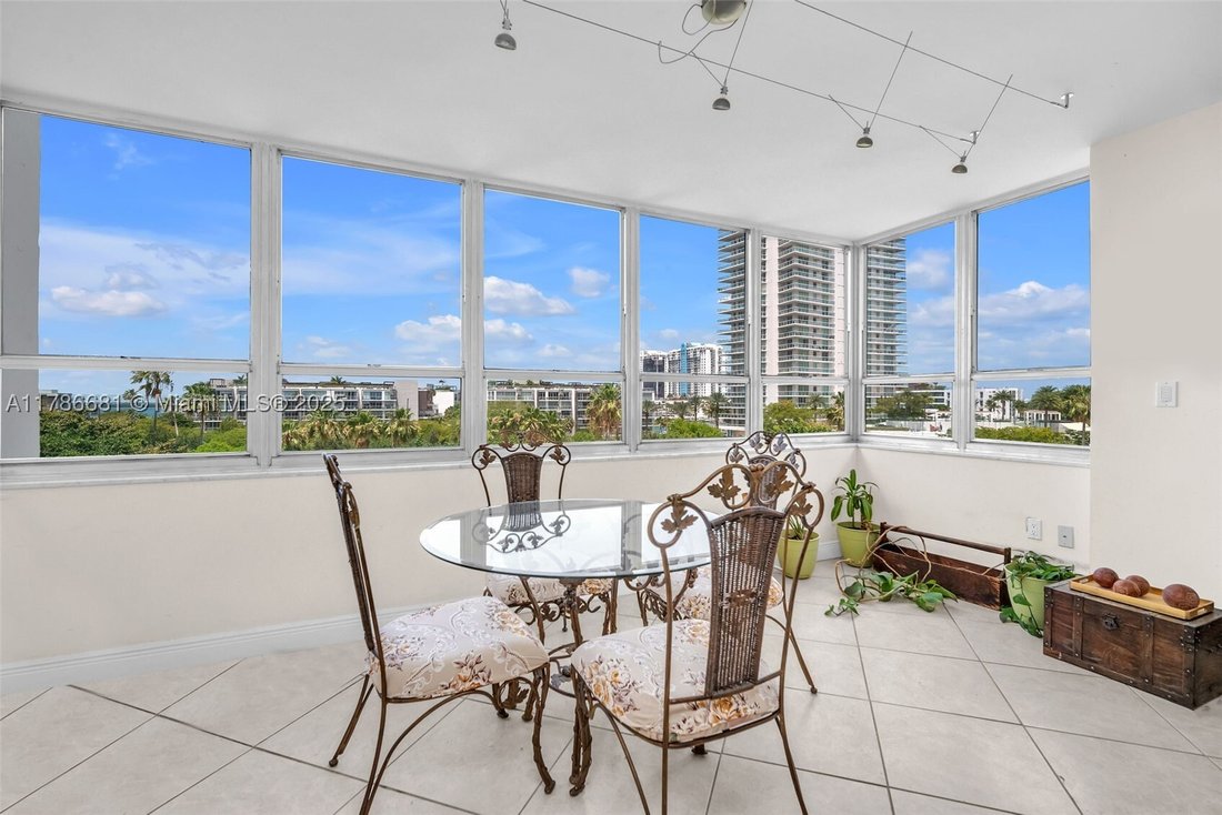 Condo in Miami Beach, Florida, United States 5 - 16636117