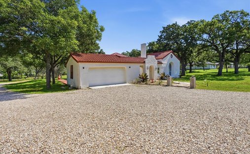 House in Cleburne, Texas, United States 1