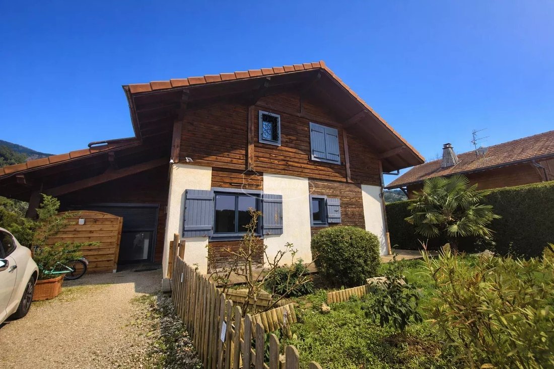 House in Saint-Cergues, Auvergne-Rhône-Alpes, France 1 - 18121430