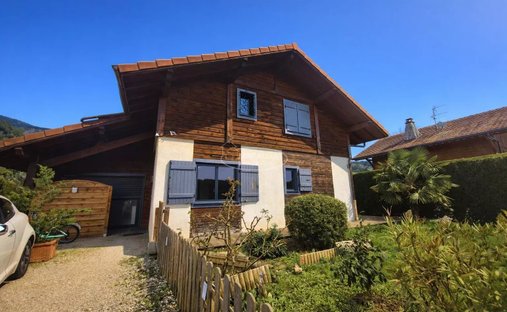 Casa a Saint-Cergues, Auvergne-Rodano-Alpi, Francia 1