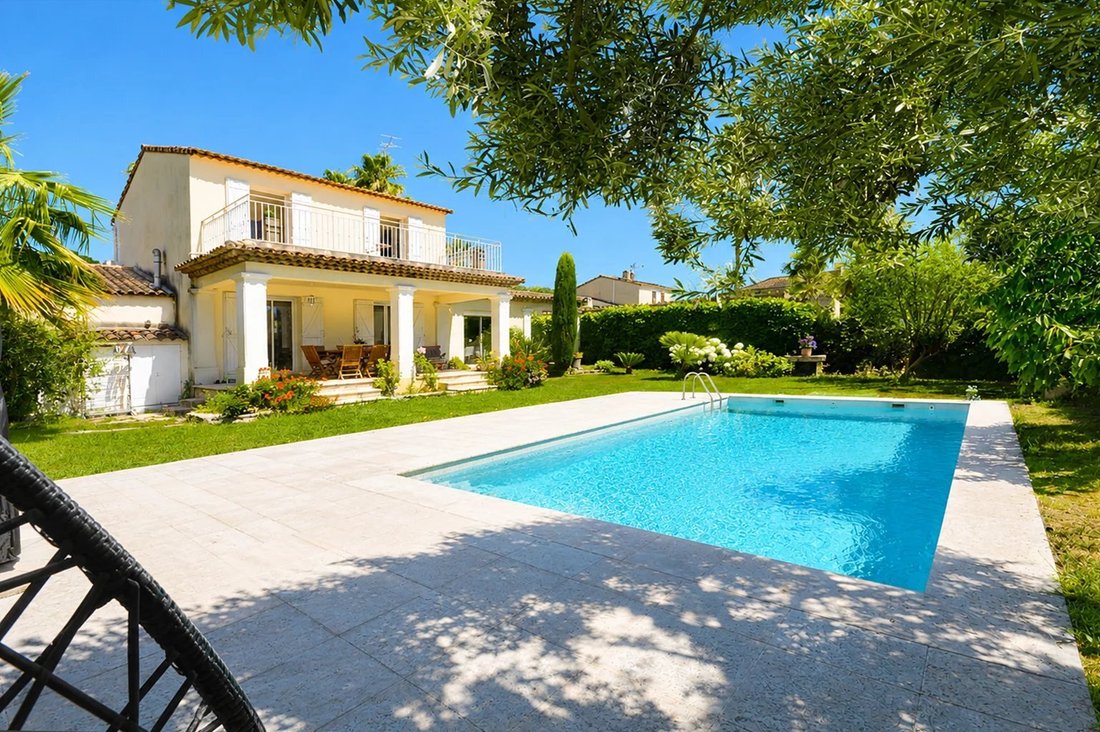 Villa in Les Indes les-Groulles, Mouans-Sartoux, France 1 - 18119823