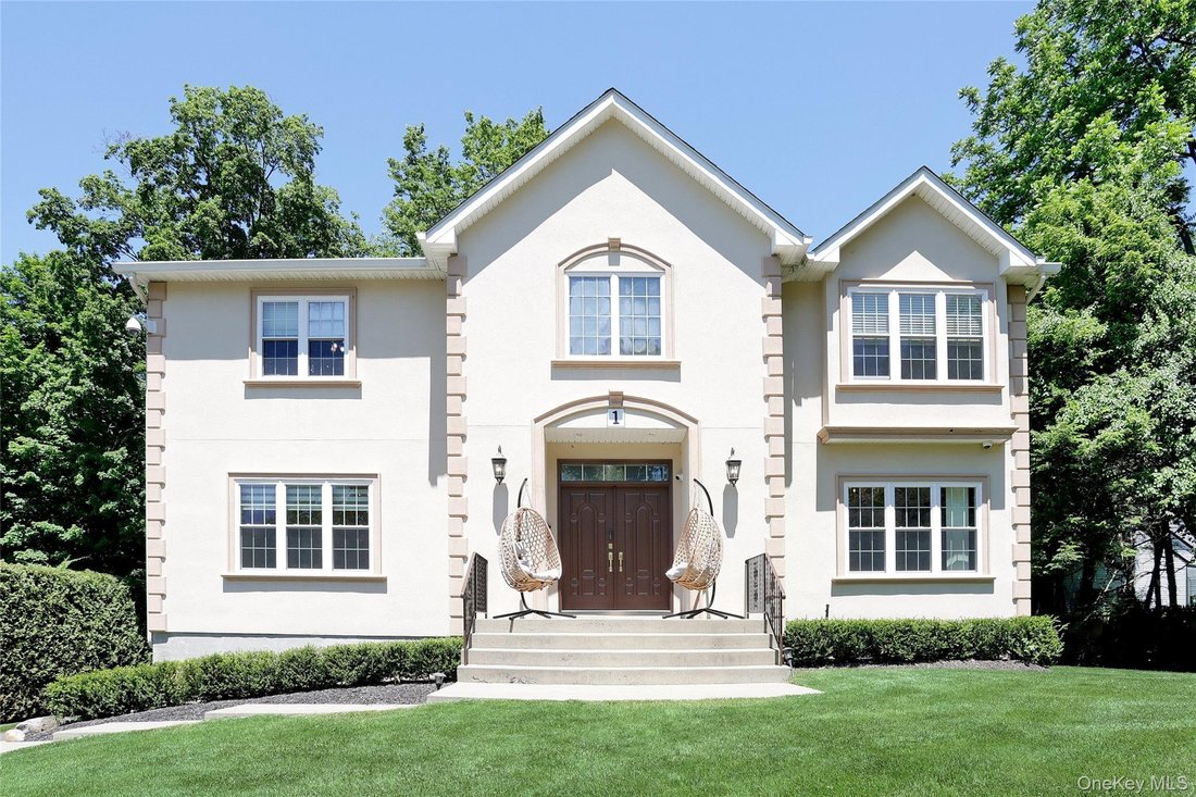 House in Airmont, New York, United States 1 - 18122061