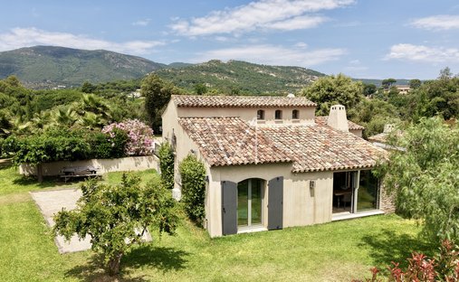 House in Le Plan-de-la-Tour, Provence-Alpes-Côte d'Azur, France 1