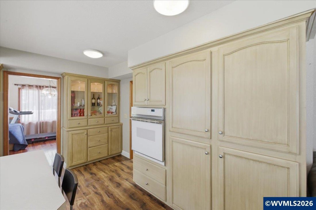 House in Aurora, Oregon, United States 5 - 18123305