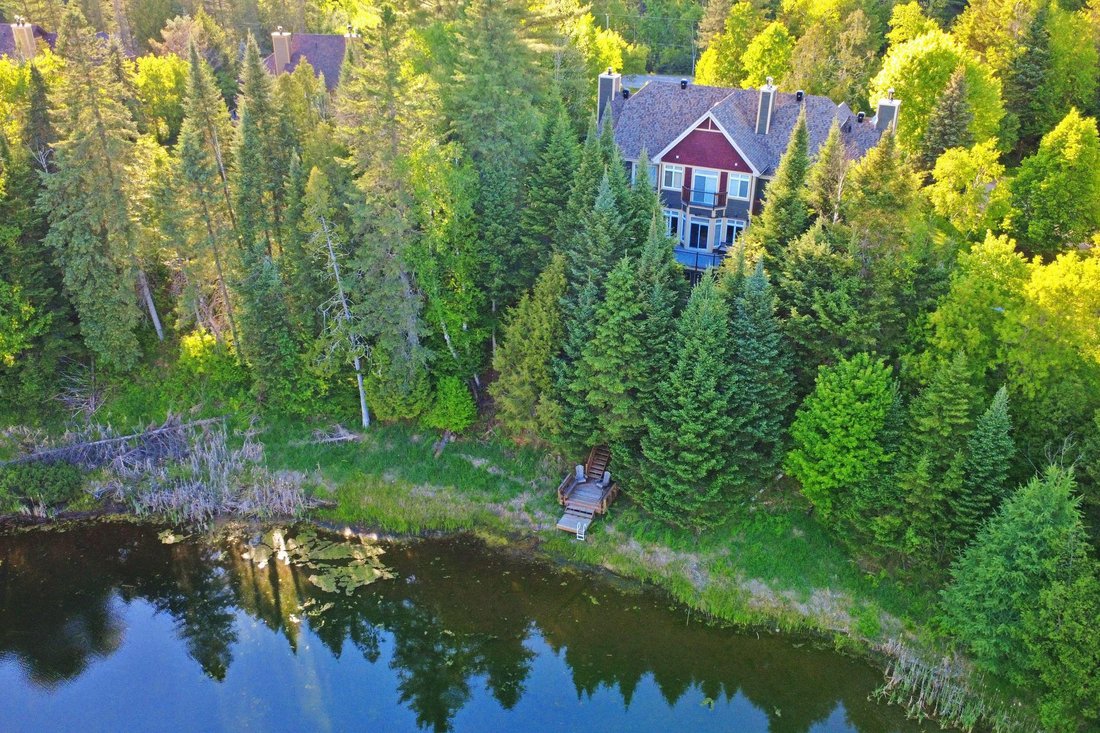 Condo in Mont-Tremblant, Quebec, Canada 1 - 18123693