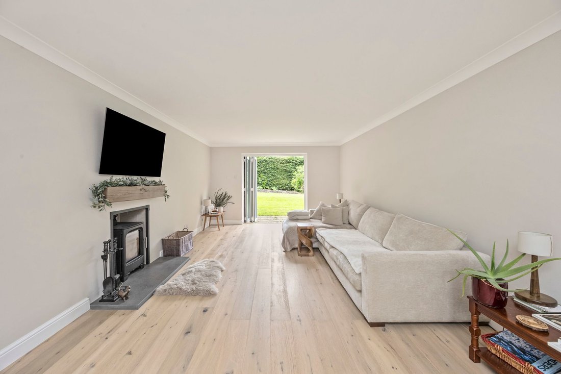 House in Storrington, England 4 - 18119829