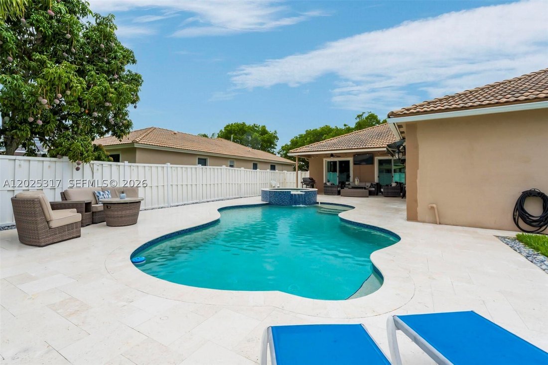 House in Pembroke Pines, Florida, United States 3 - 18053326