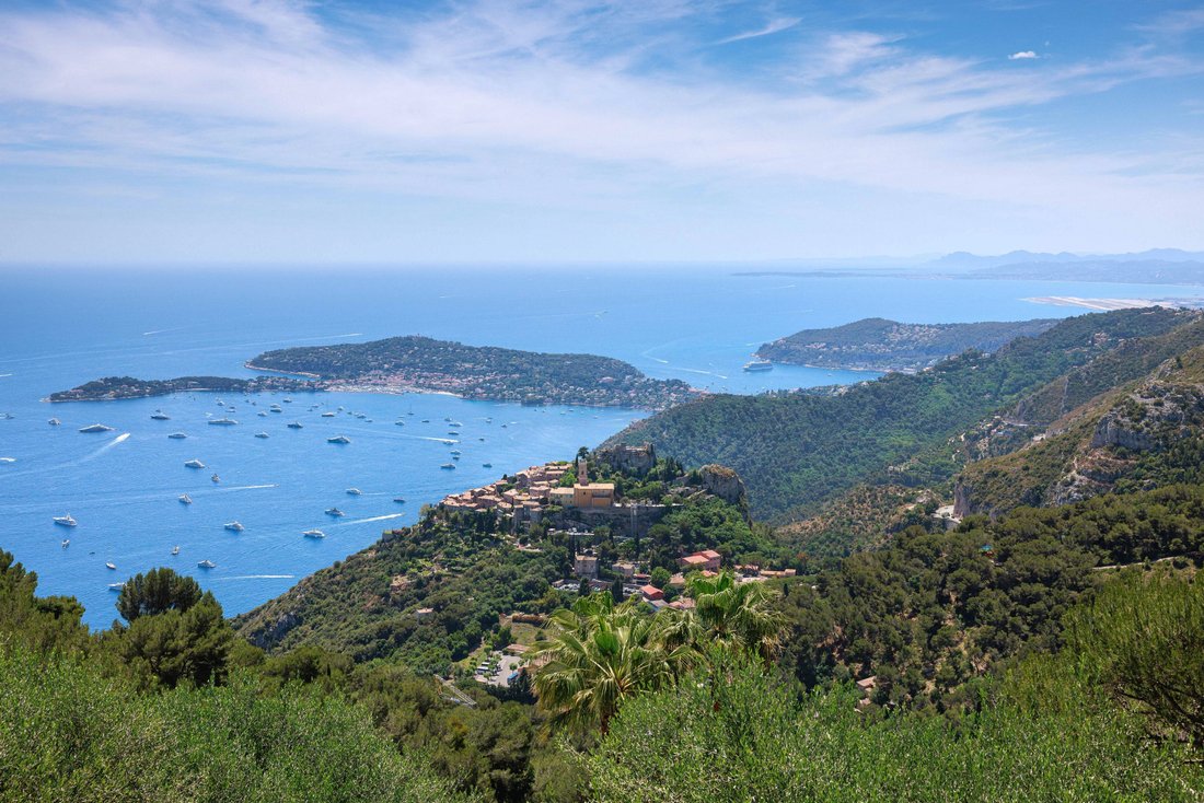 Villa in Èze, Provence-Alpes-Côte d'Azur, France 1 - 18119741
