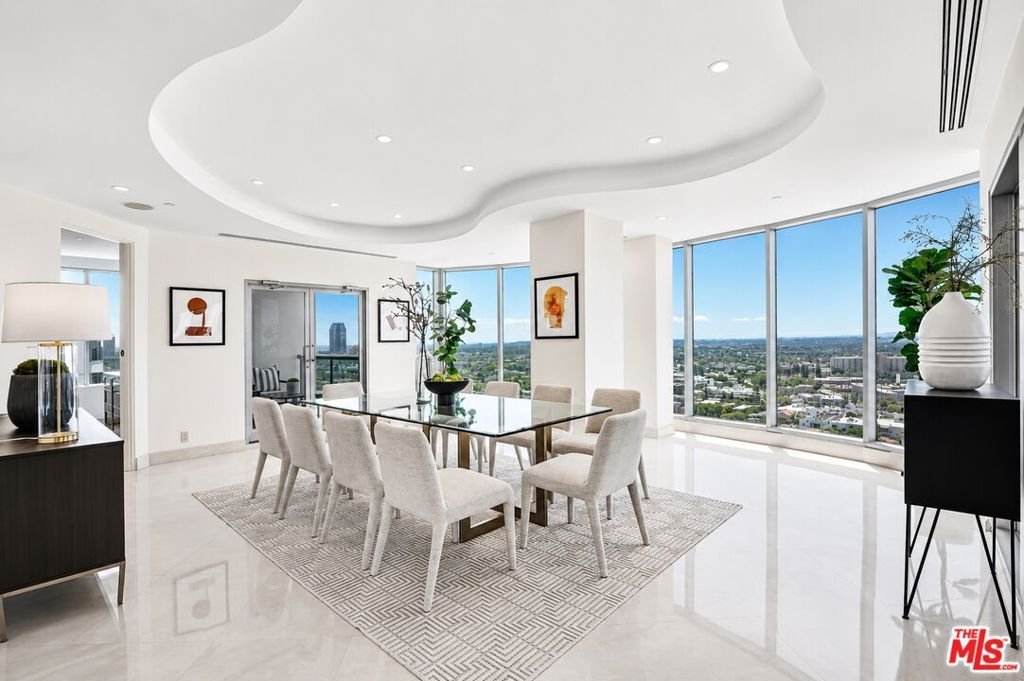 Condo in Los Angeles, California, United States 5 - 18122641